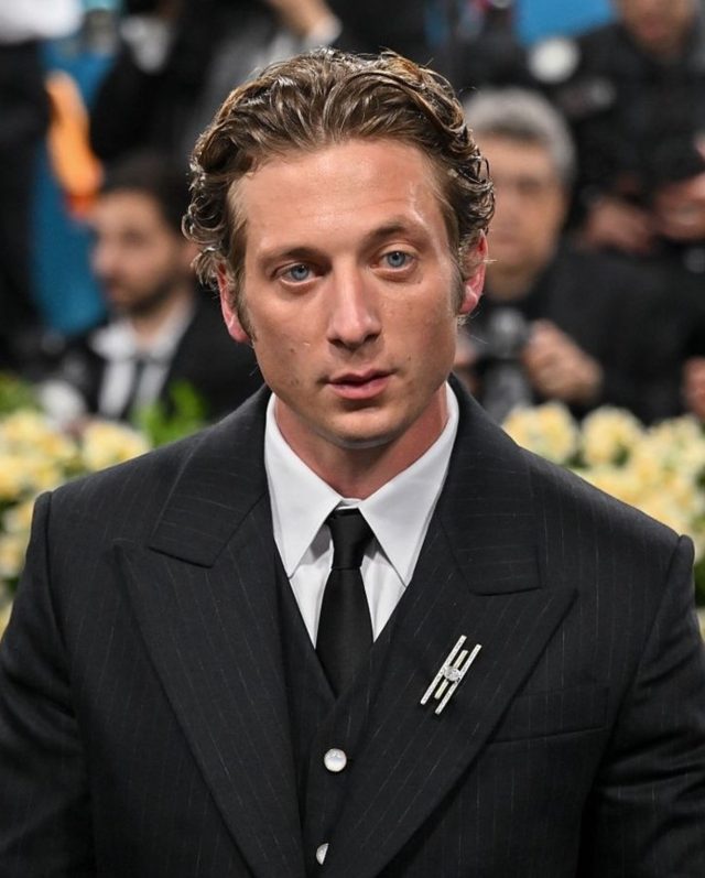 EBPR at the 2025 MET Gala 

Jeremy Allen White in @byskydiamond ✨ @sweetbabyjamie 
Alicia Keys and Swizz Beatz in @ara_vartanian ✨ @denagia 
Lauryn Hill in @emefacolejewellery @smo.gold ✨ @raheem111 @brillantnyansago 
Kim Kardashian in @boucheron ✨ @illjahjah @amirdayi 
Ncuti Gatwa in @boucheron ✨ @felicitykay @ivoryandonyx 
Nessa in @boucheron ✨ @denagia