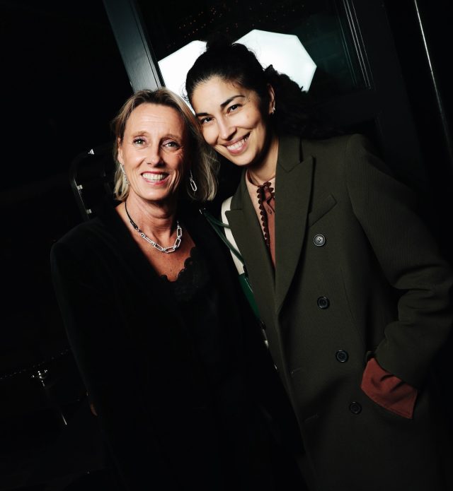This week, EBPR celebrated the launch of @annoushkajewellery Knuckle Silver in silver surroundings at Noisy Oyster ⛓️

Congratulations @annoushkaducas on this hugely exciting moment on working with silver for the first time since Links of London.

Venue | @noisyoyster.london 
Photographer | @simaonogueira__