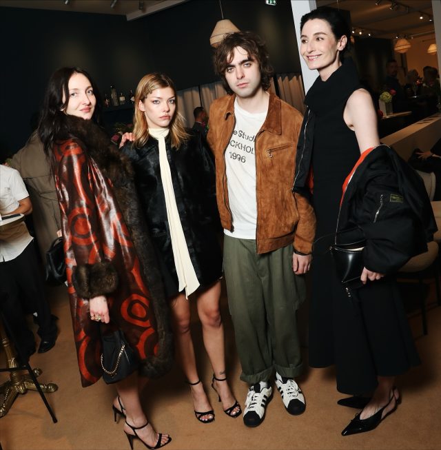 De Beers and Katie Grand came together at Frieze Masters to celebrate the premiere of Voyage Through the Diamond Realm — an immersive experience exploring the timeless myths and mysteries of natural diamonds. 

Guests including Lily Allen, Anoushka Shankar, Erin O’Connor, Lennon Gallagher, Ananya Panday, Kesewa Aboah, Karan Johar and Wyman Wong joined an intimate champagne reception and private view.

Photography by @simaonogueira__ 

#ADiamondIsForever #DesertDiamonds #FriezeXDeBeers
